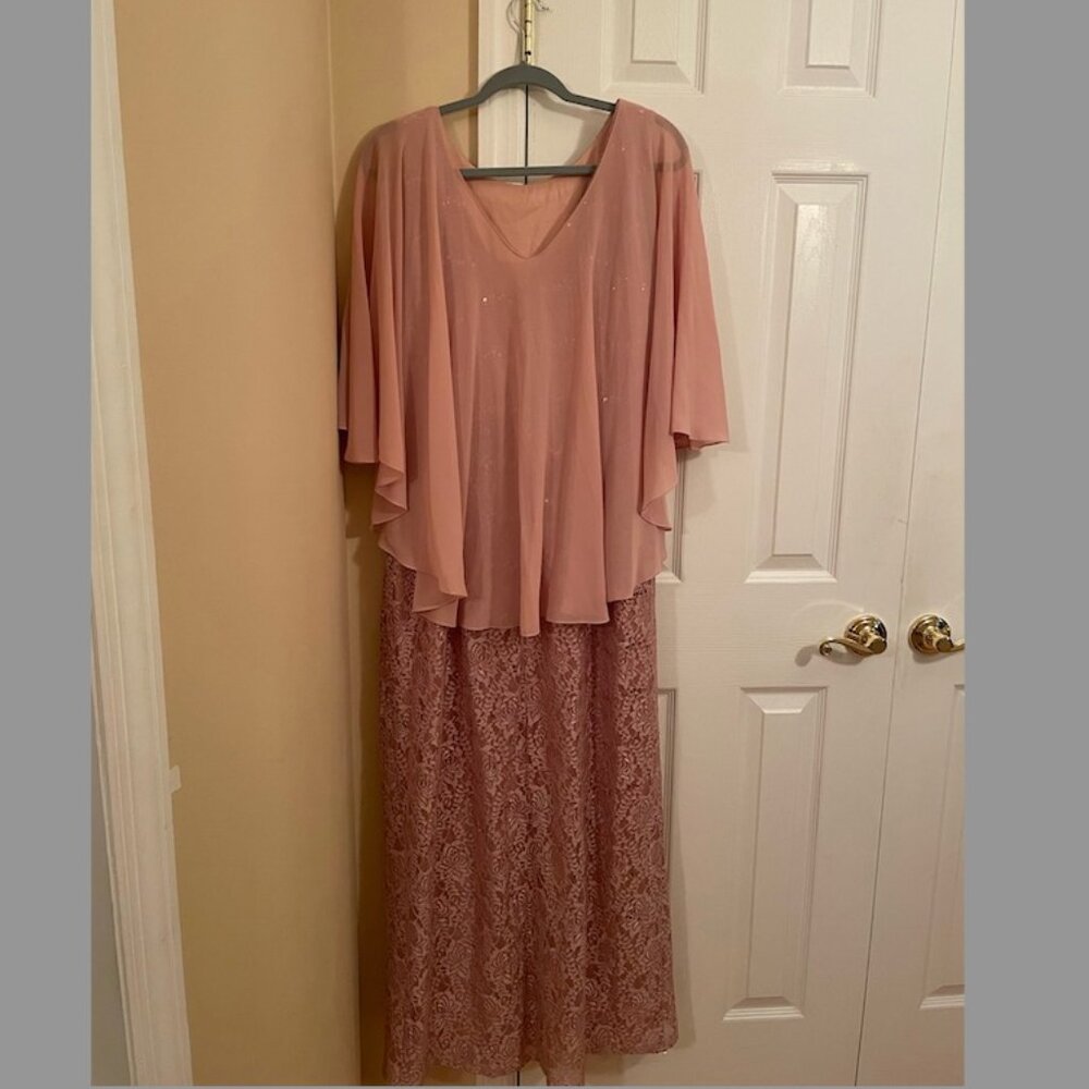 David's Bridal Dress in Petal size 16W